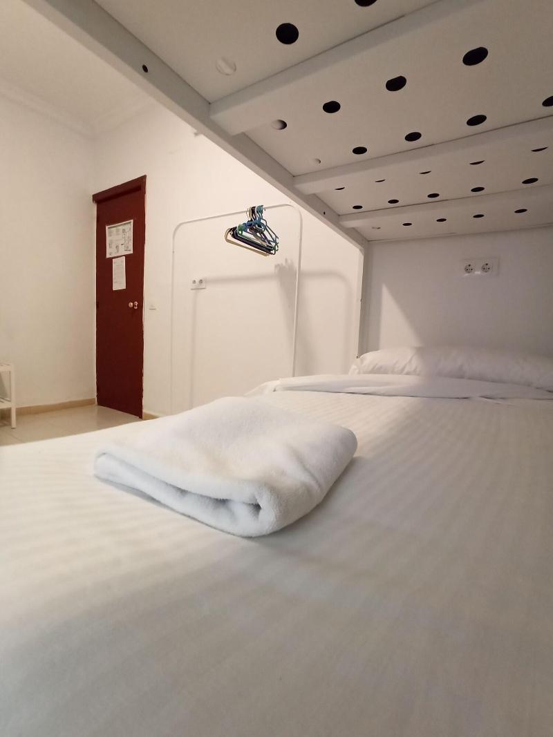 Vivian's Guest House image