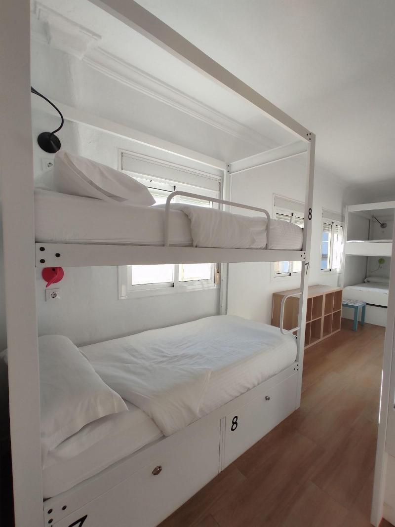 Vivian's Guest House image
