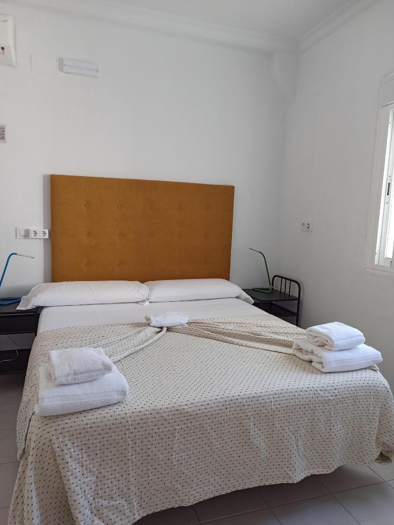 Vivian's Guest House image