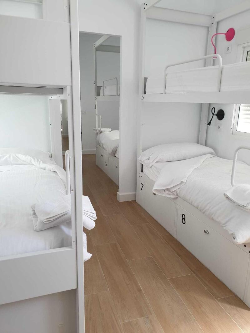 Vivian's Guest House image