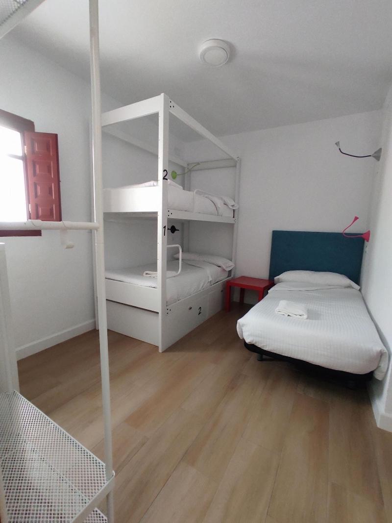 Vivian's Guest House image