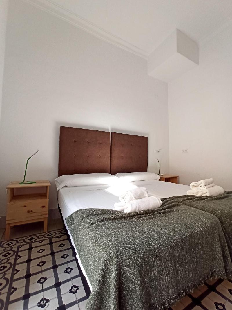 Vivian's Guest House image