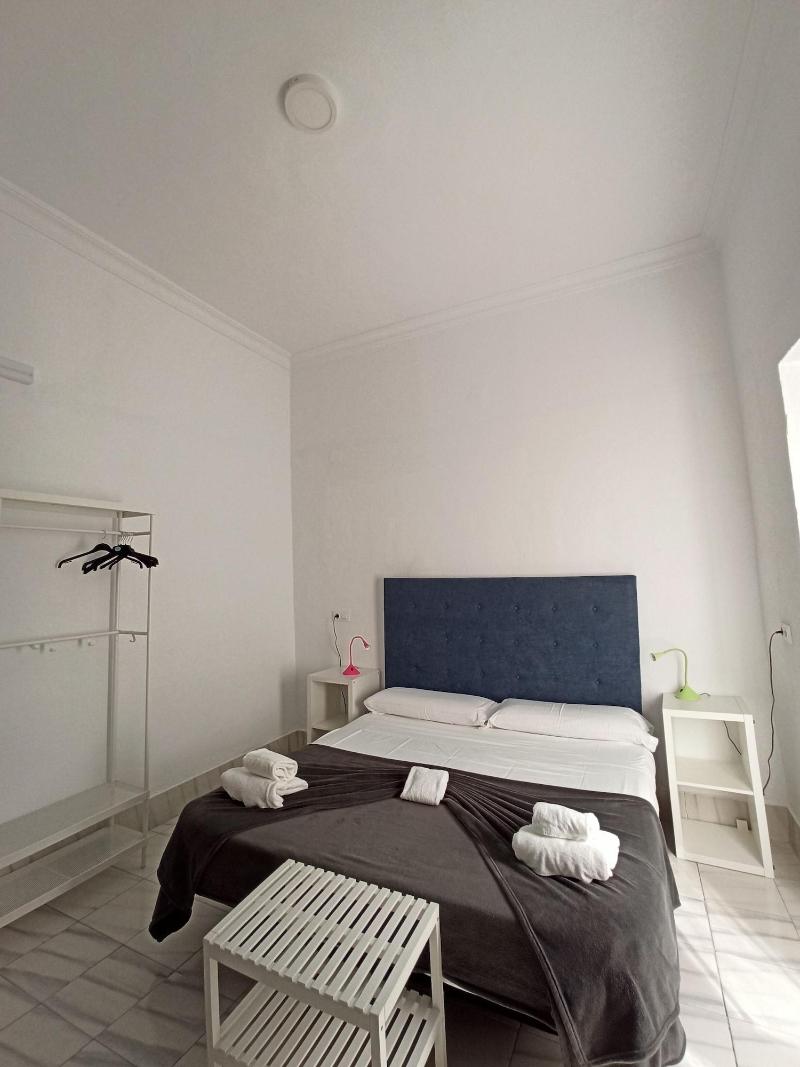 Vivian's Guest House image