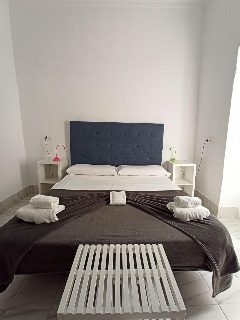 Vivian's Guest House image