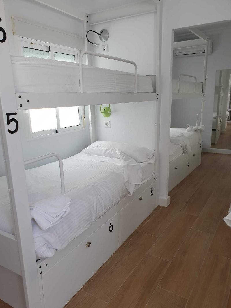 Vivian's Guest House image