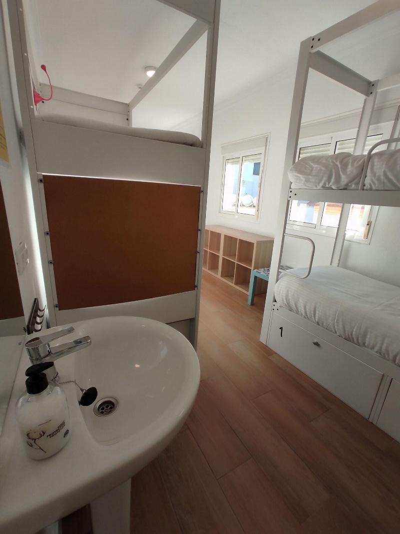 Vivian's Guest House image