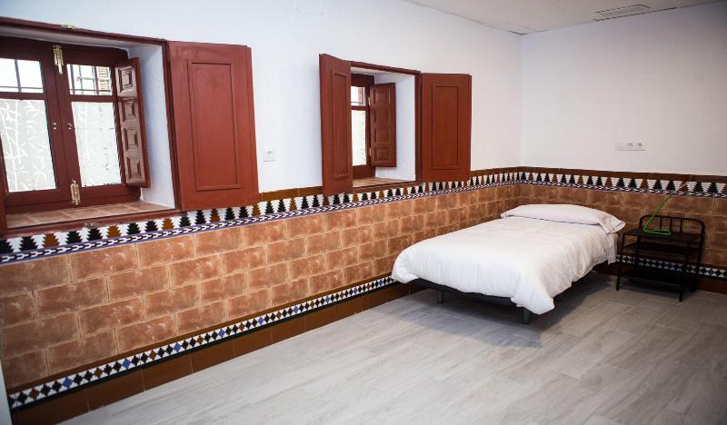 Vivian's Guest House image
