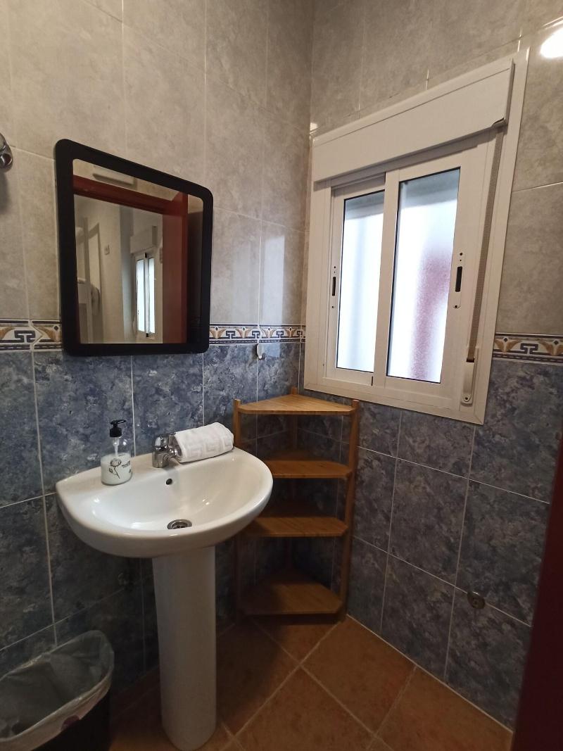 Vivian's Guest House image