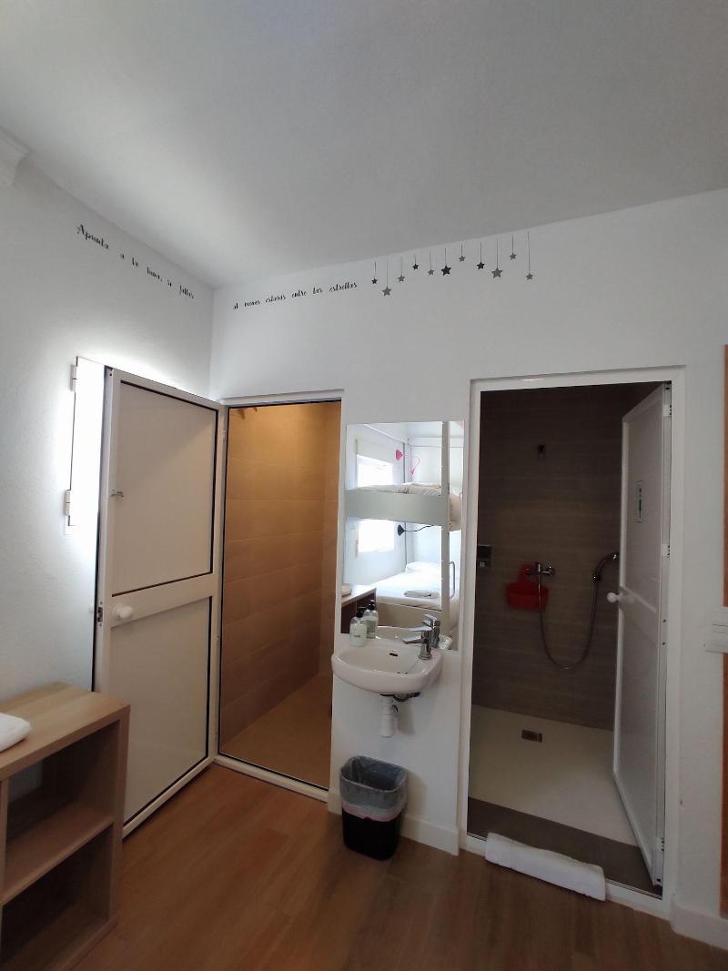 Vivian's Guest House image