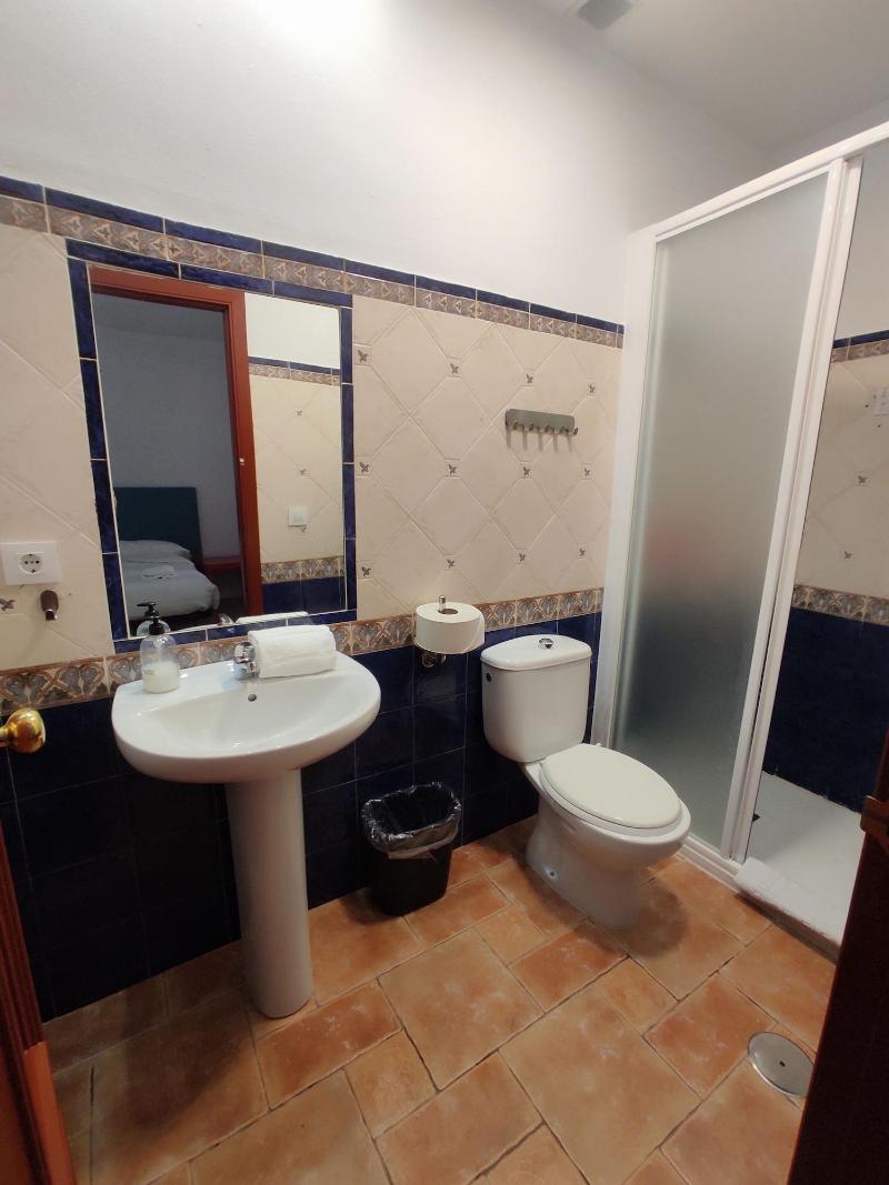 Vivian's Guest House image