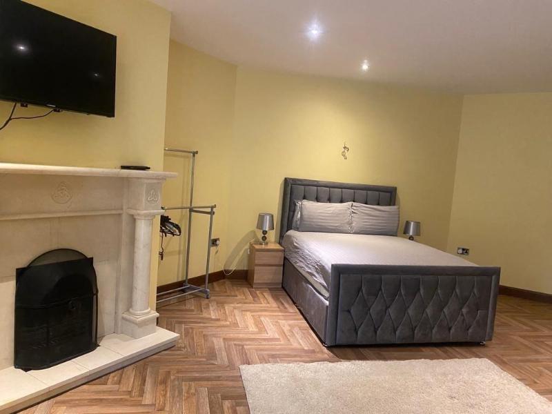 Moorepark West House image