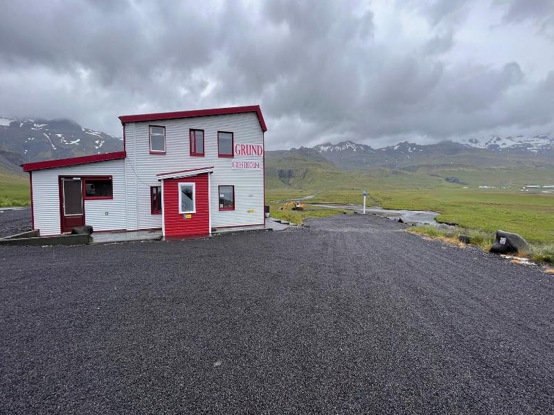 Kirkjufell Guesthouse And Apartments image