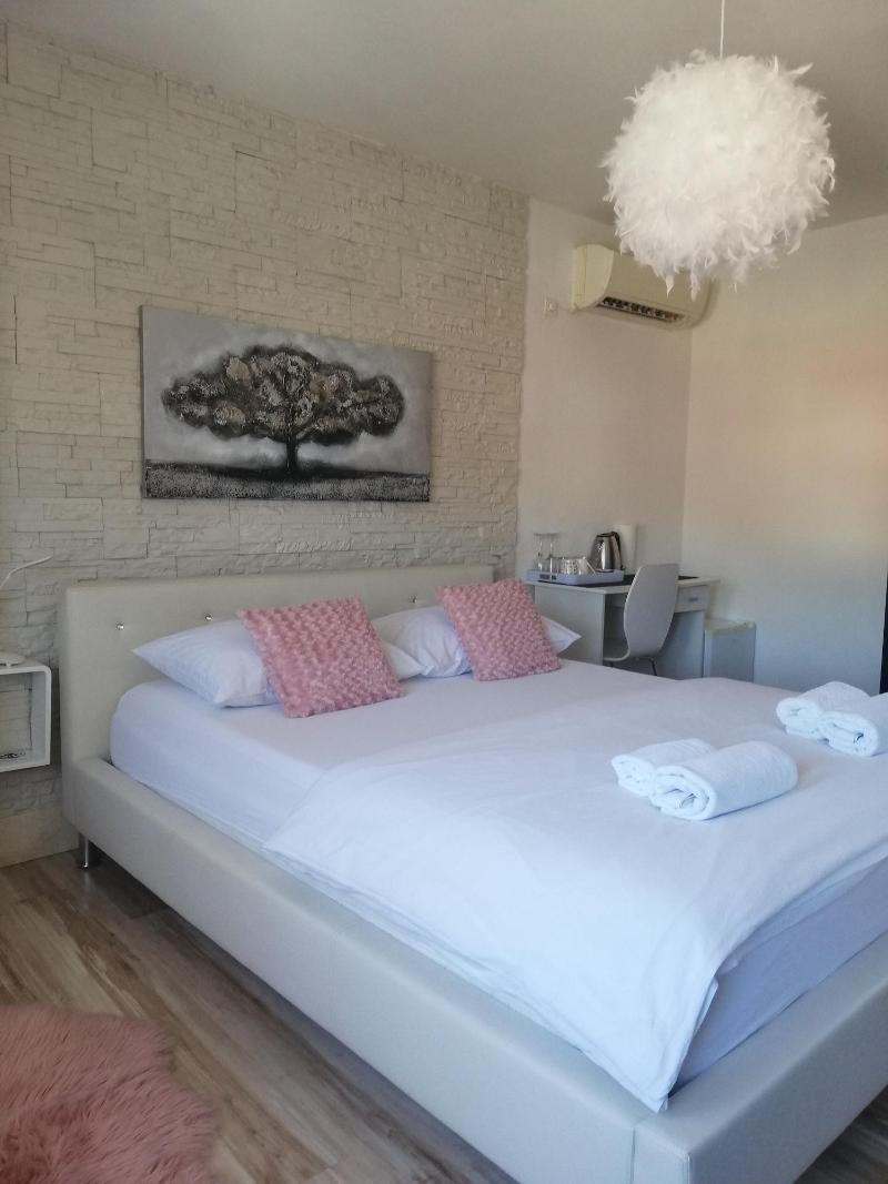Guest House Exalto image