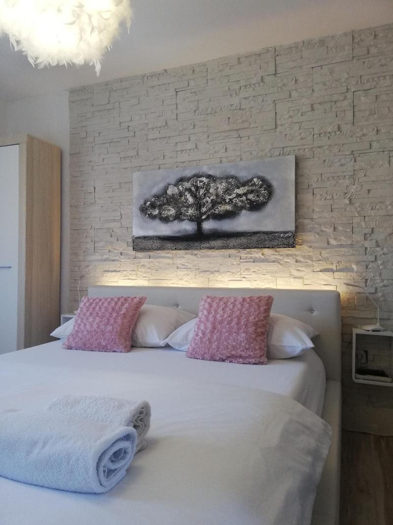 Guest House Exalto image