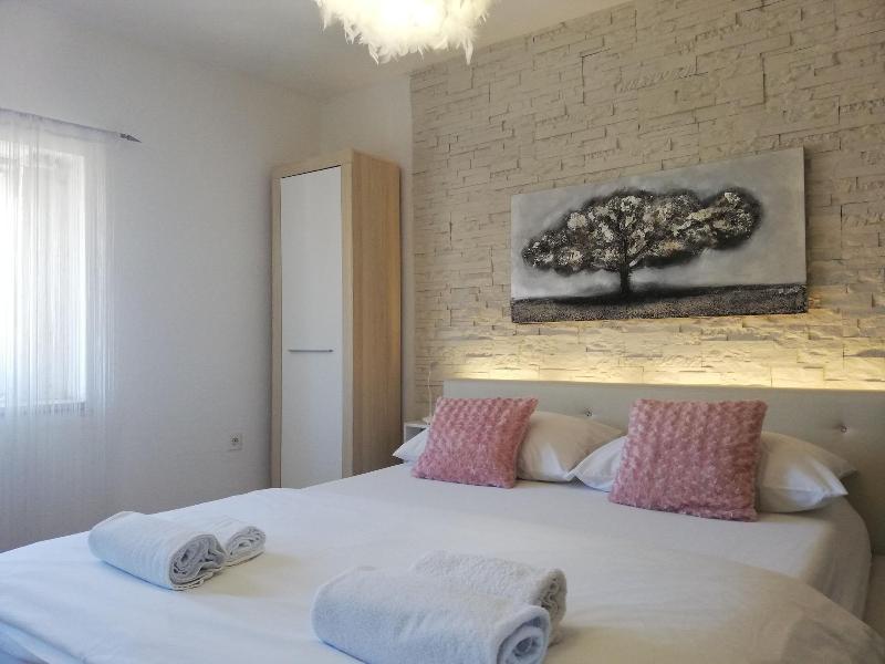 Guest House Exalto image