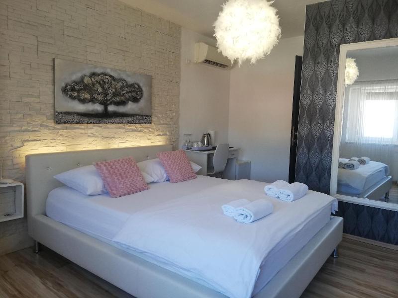 Guest House Exalto image