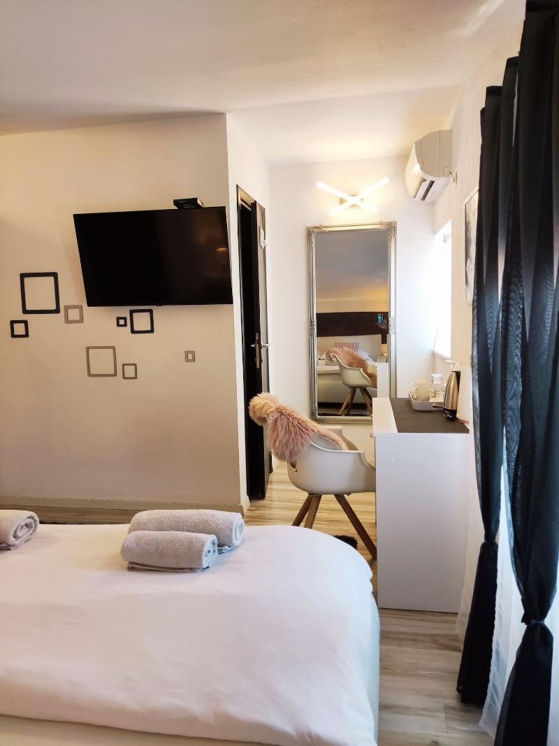 Guest House Exalto image
