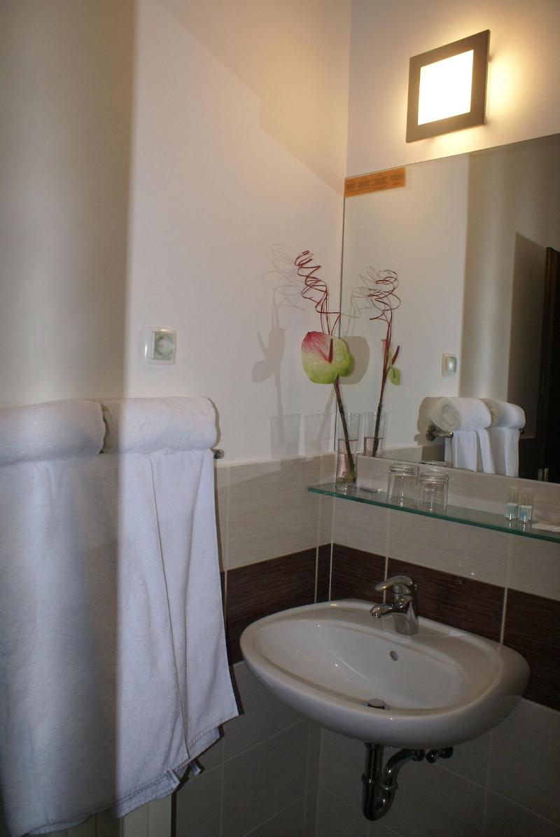 Hotel Prunk image