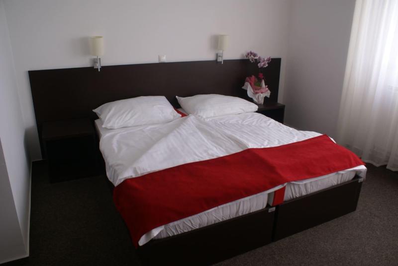 Hotel Prunk image
