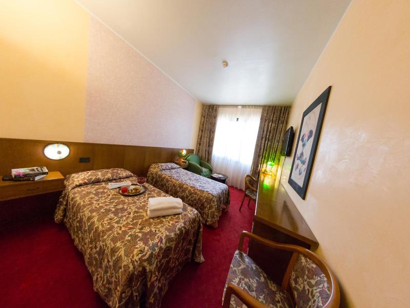 Hotel Tessarin image