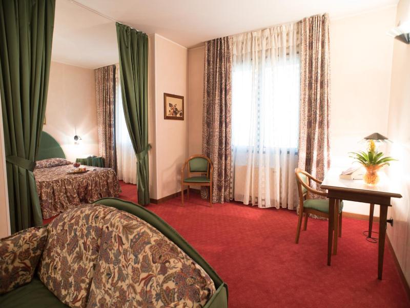 Hotel Tessarin image