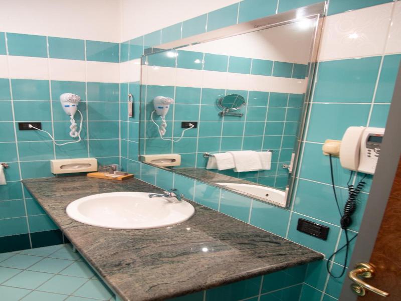 Hotel Tessarin image