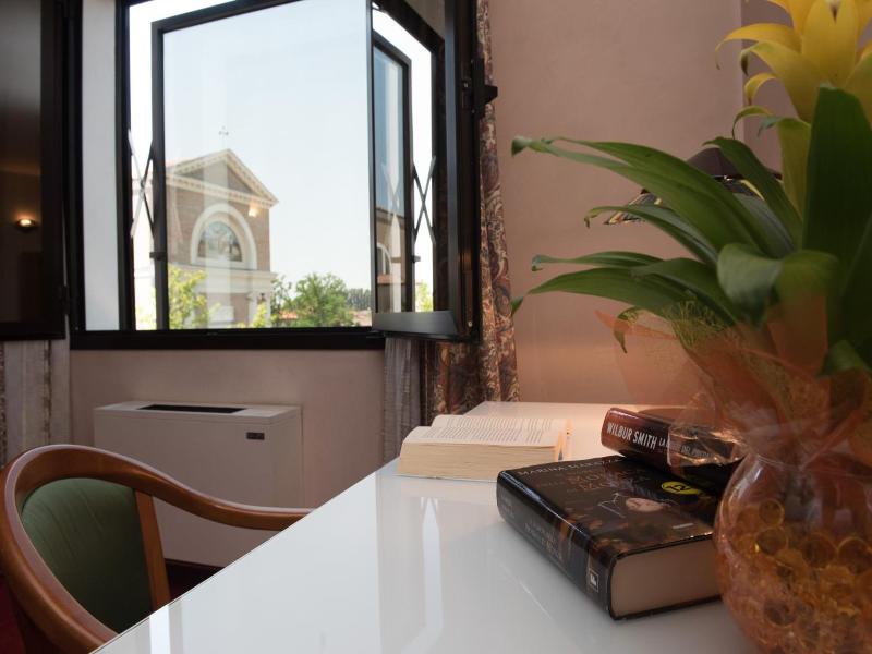 Hotel Tessarin image