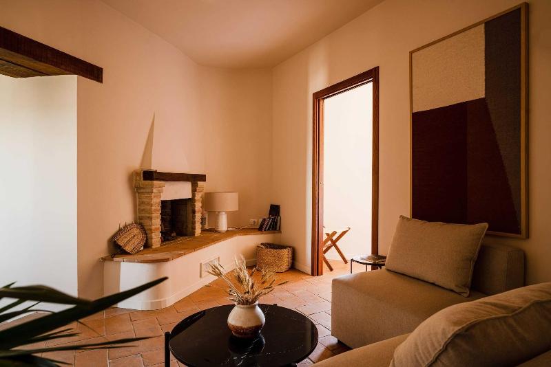 Aethos Saragano image