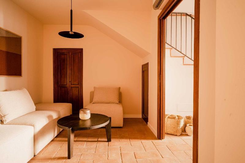 Aethos Saragano image
