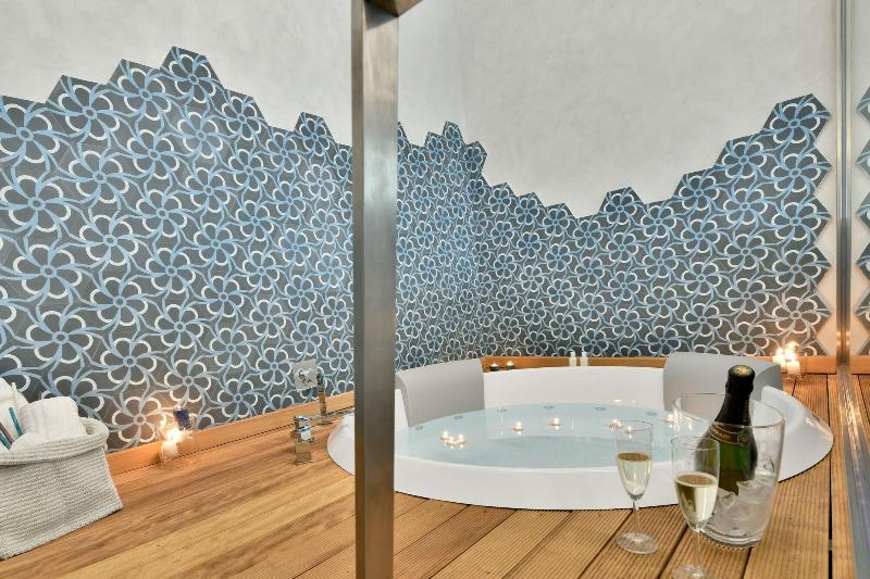 Amnis Suites image
