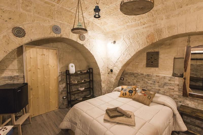 Mulberry House image