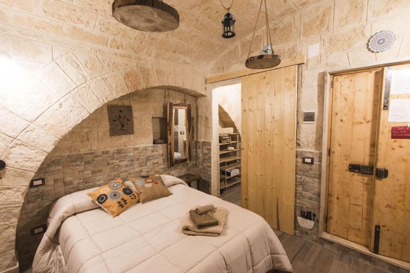 Mulberry House image