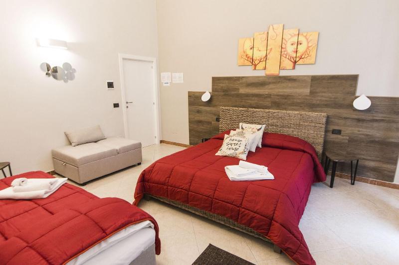 Mulberry House image
