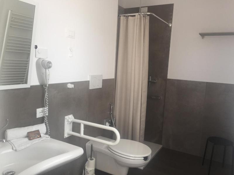 Pove 2.4 Hotel image