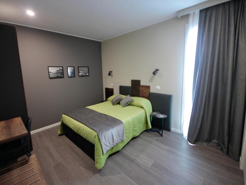 Pove 2.4 Hotel image