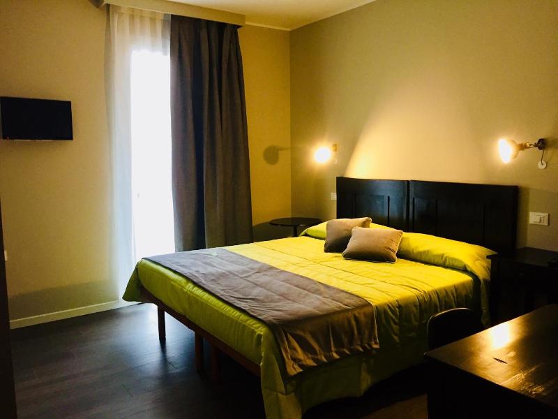 Pove 2.4 Hotel image
