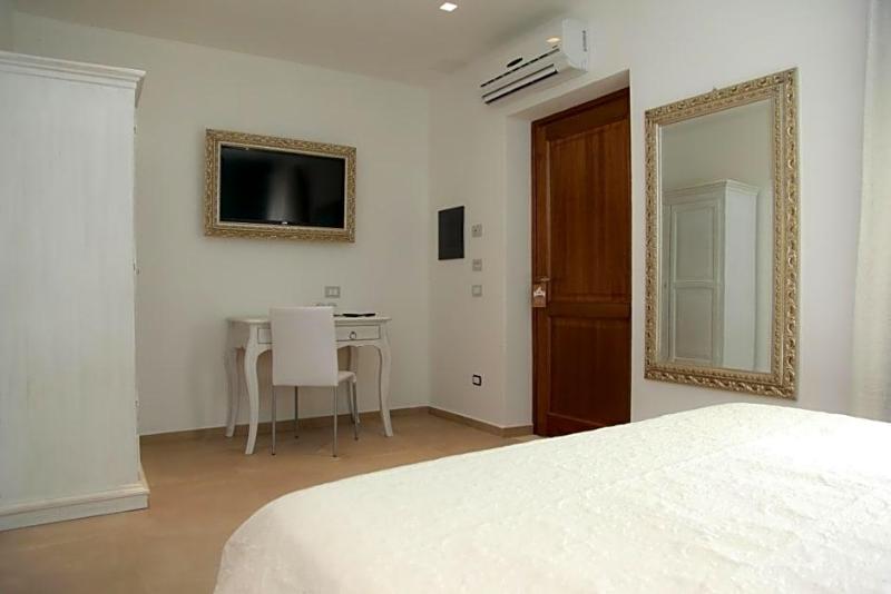 Hypnos Boutique Hotel image