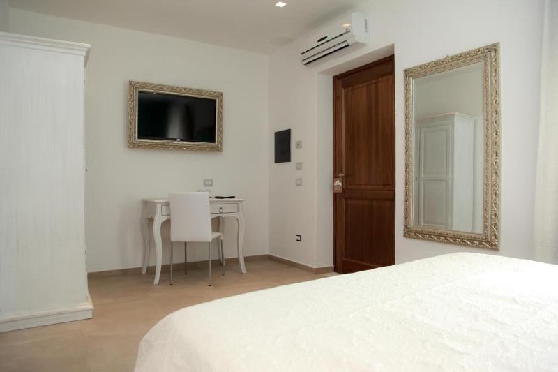 Hypnos Boutique Hotel image