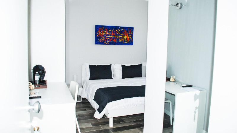 Bonne Nuit Guest House image