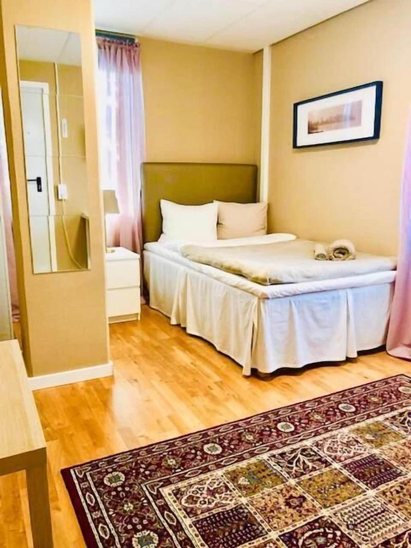 Golden Hostel image