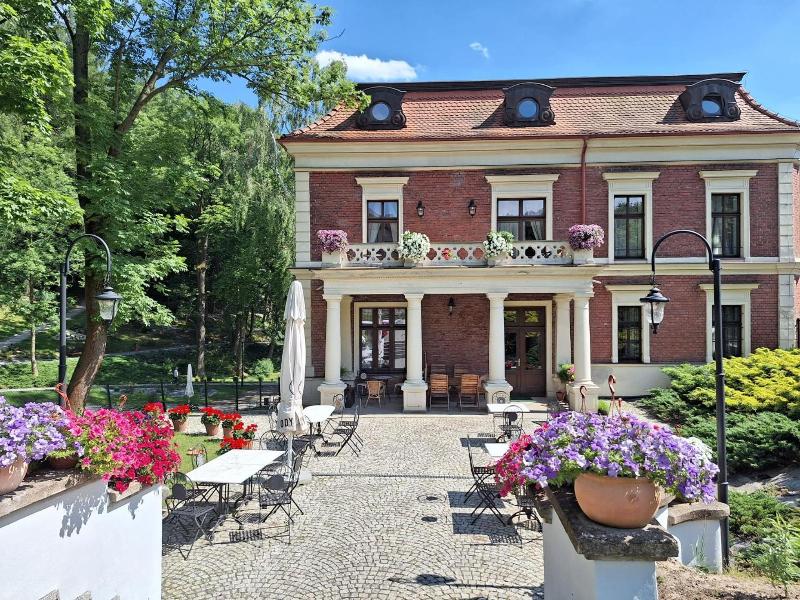 Hotel Charlotta image