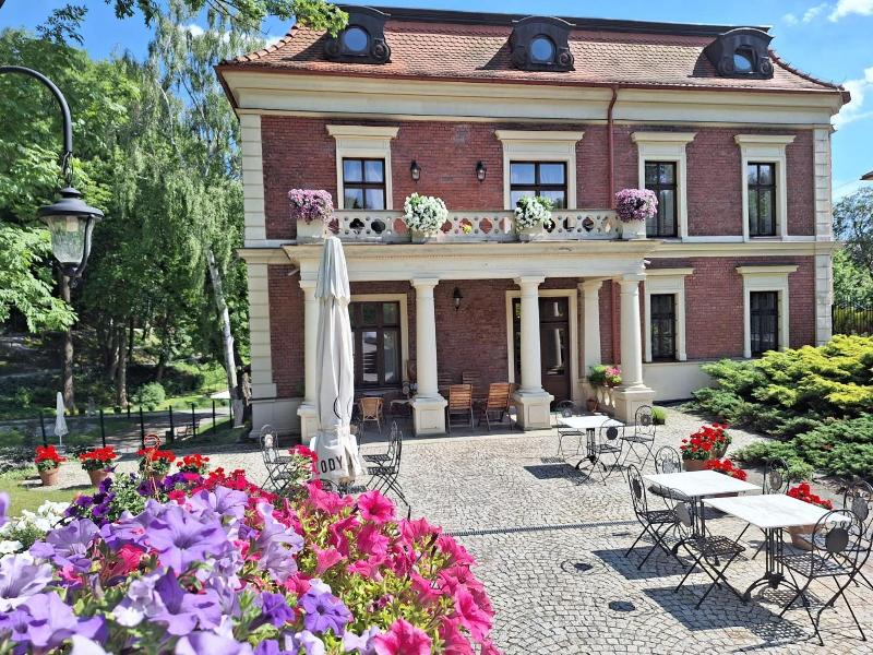 Hotel Charlotta image