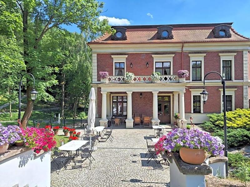 Hotel Charlotta image