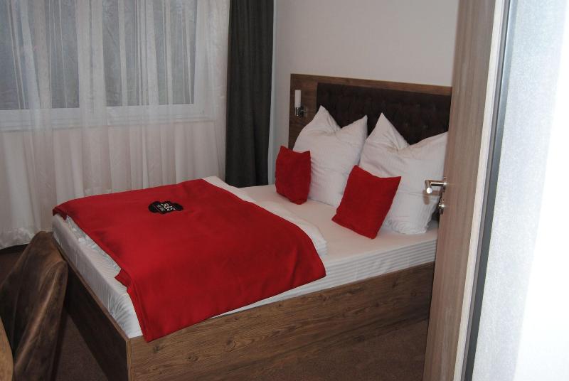 B&S Hotel image