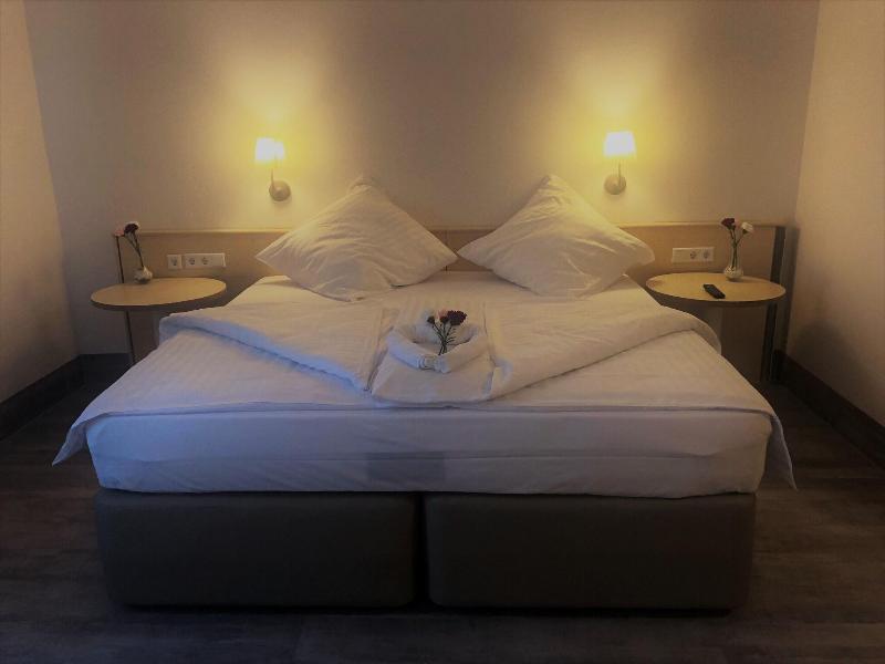 A&M Hotel Barsinghausen image