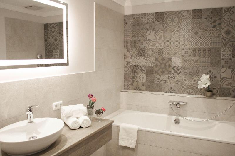 Trautwein - Das Winzerhotel am La Roche image