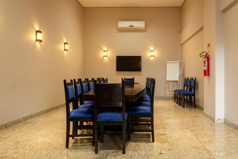Lindoya Hotel image