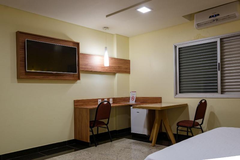 Lindoya Hotel image