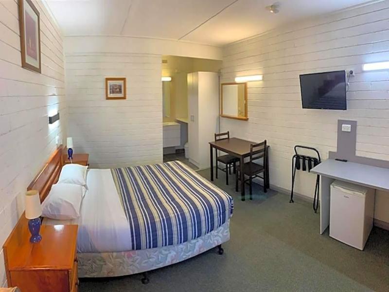 Finley Motel image