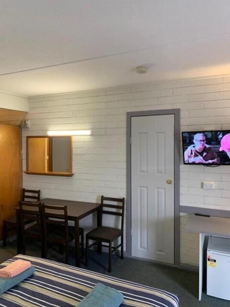 Finley Motel image